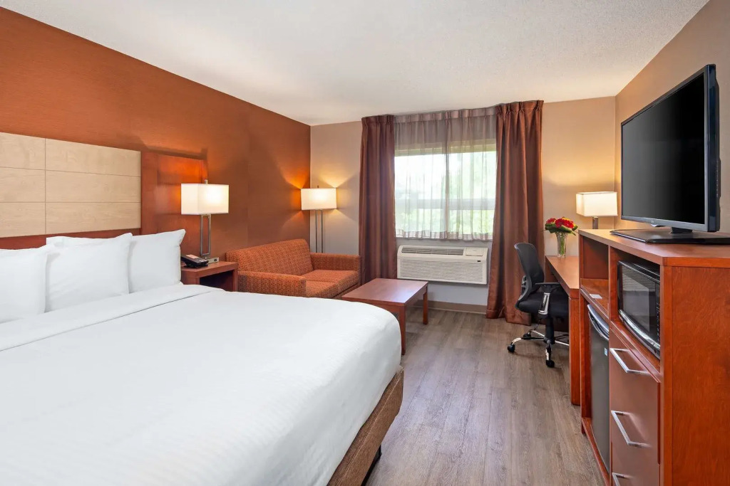 Hotel Richmond Hill ON North