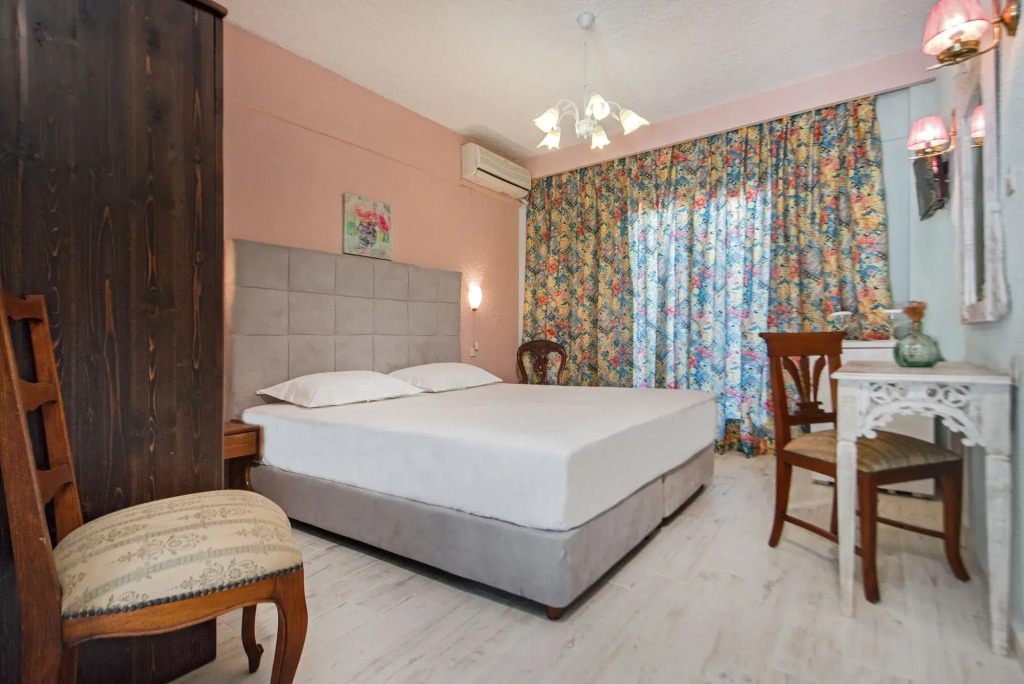 Leandros Hotel