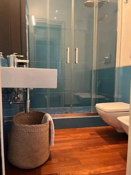 Suite 220