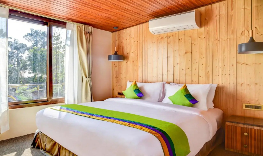 Treebo Premium Blue Mountain Resort with Swimming Pool
