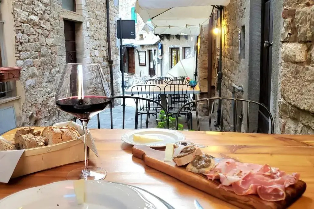 CASINA TOSCANA, Cozy studio in the heart of Campiglia Marittima with FREE Wi-Fi