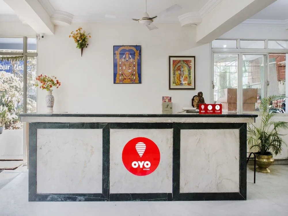 OYO 11321 Hotel Goutham Residency