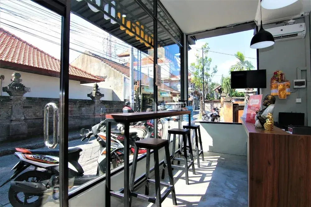 ZEN Hostel Jalan Patimura Legian