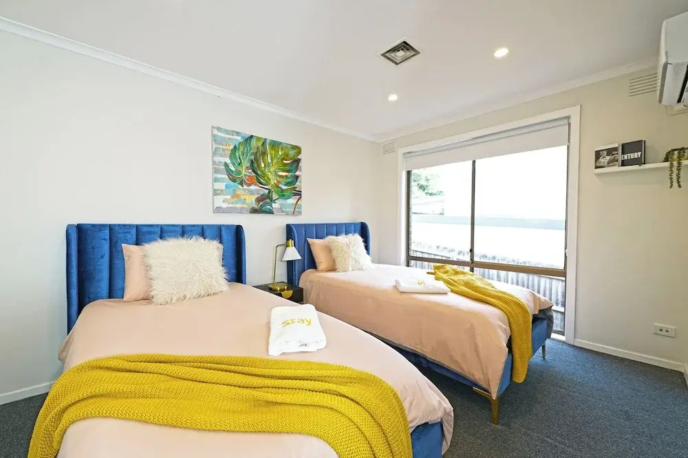 Maroondah 3BR Brick Entire Home Free Wi-Fi Parking
