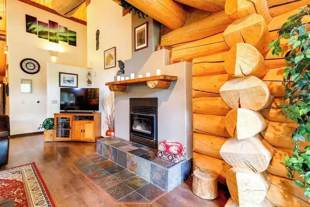 Riverside Log Cabin: On-site Aurora Viewing!