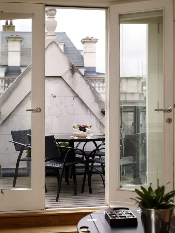 Palace View - Two Bedroom Apartment