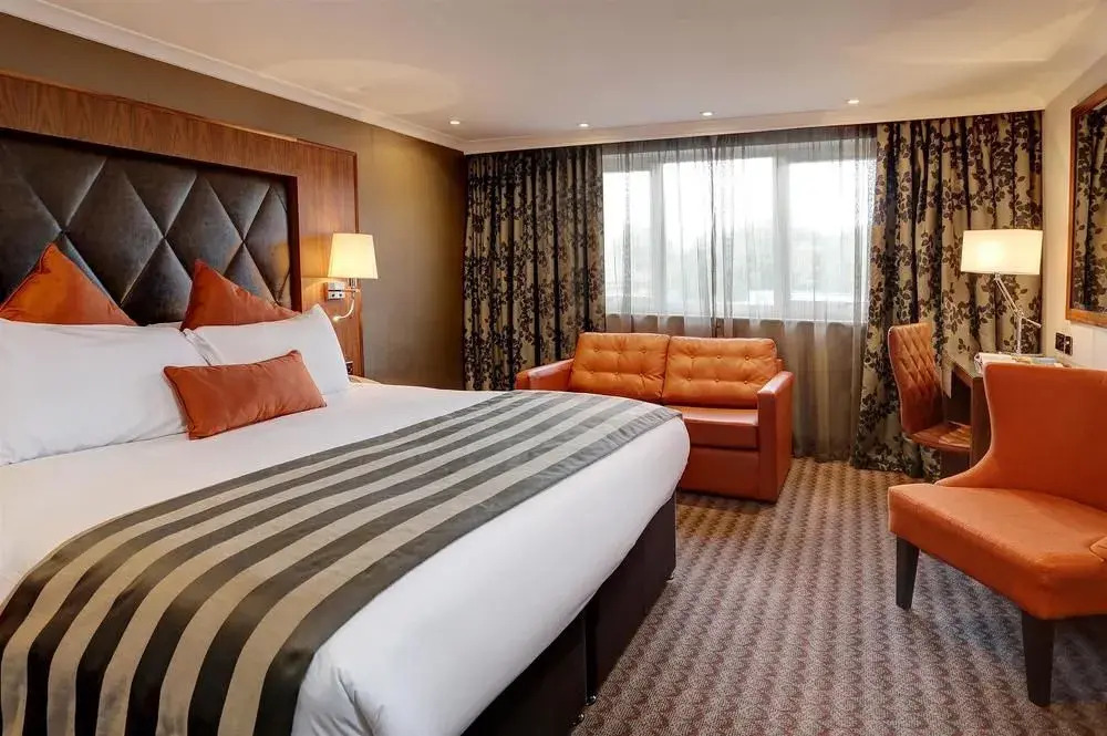 Best Western Frensham Pond Hotel
