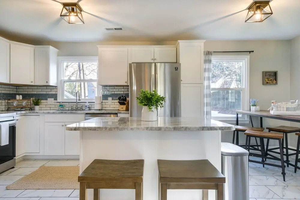 Sunny Family Home, 3 Mi to High Point Market!