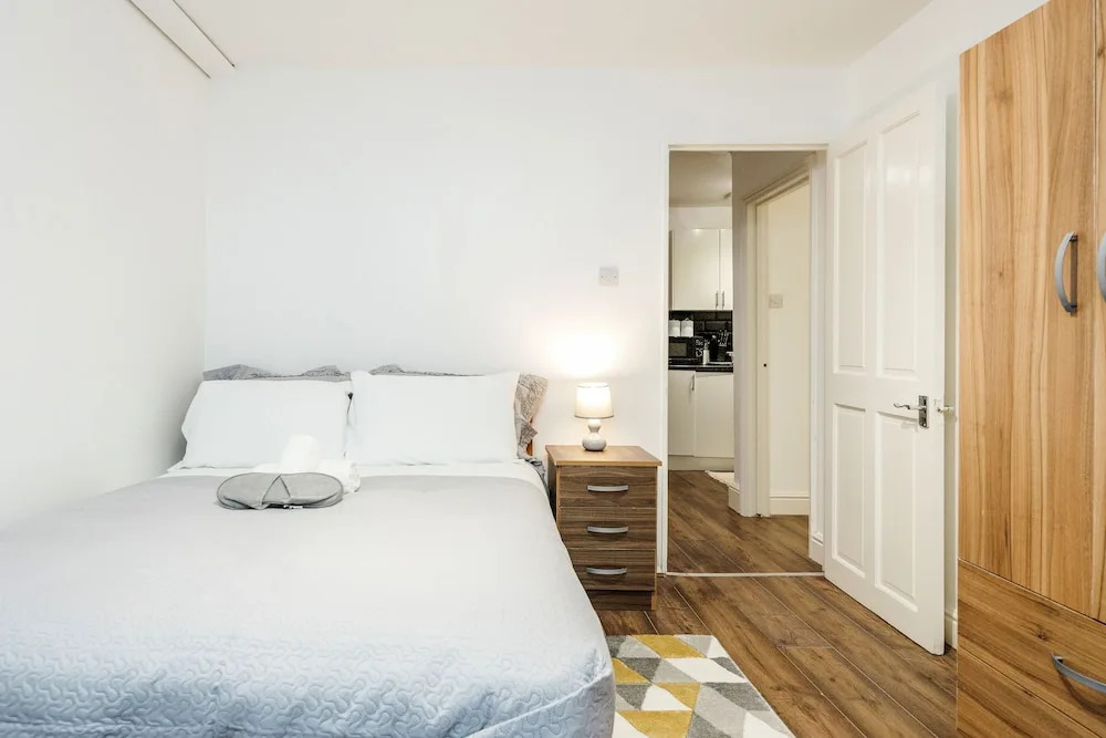 Charming 1-bed Basement Apartment in Lewisham