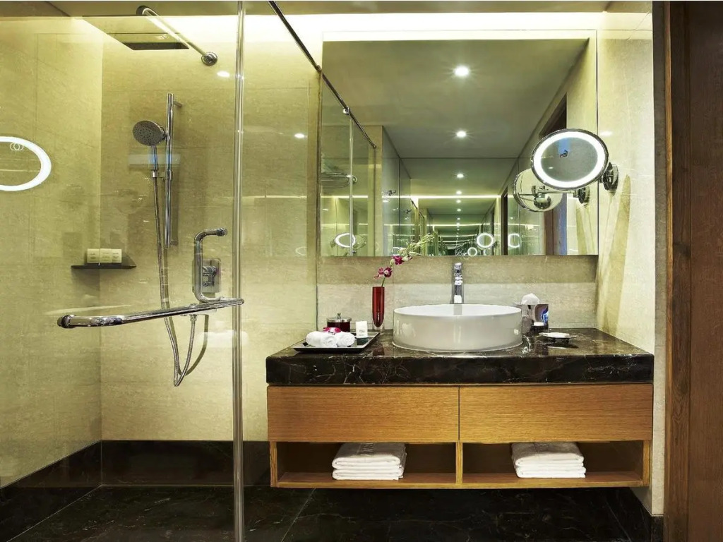 Vivanta Chennai IT Expressway OMR