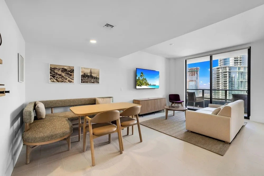 Upscale 1-BD Condo with Stunning Views