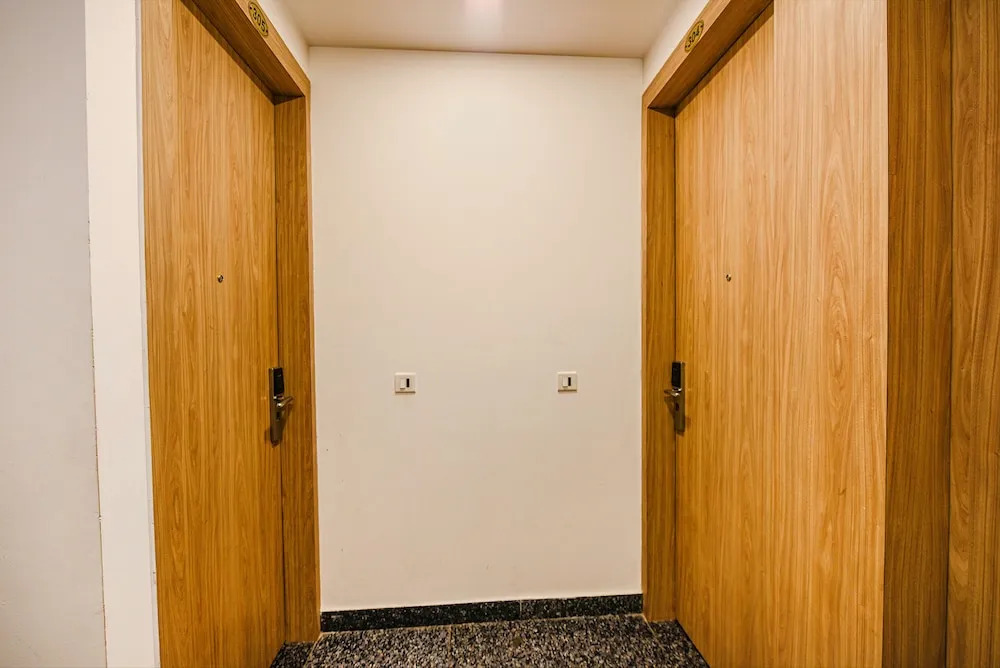 Fabhotel Royal Residency I