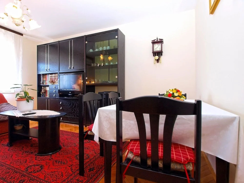 Apartment 1414