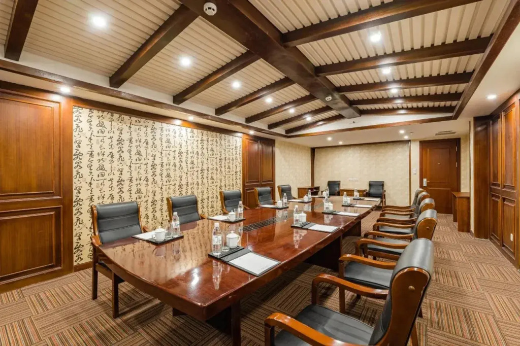 Rezen Hotel S&N