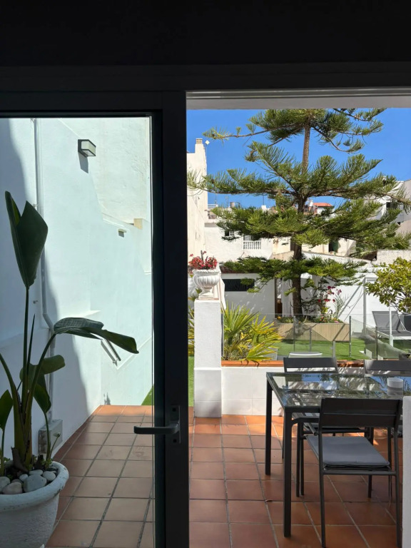 Apartamentos Abril