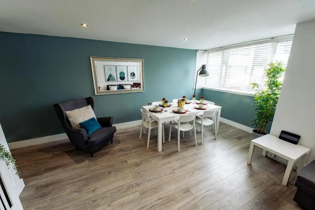 Boutique-Style Apartment in Heart of Brighton Lanes