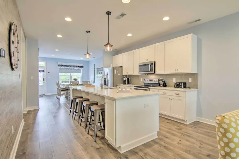 2 Mi to Bethany Beach: Modern Townhome w/ Patio