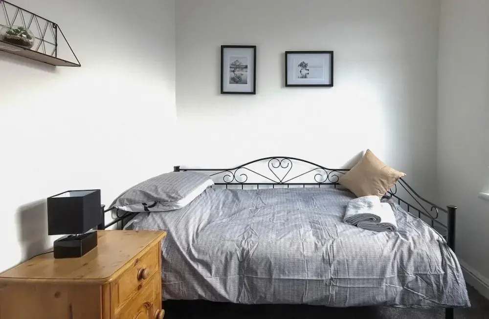 Stylish King Bed Suite - Family/ Contractor