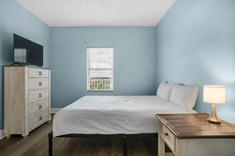 Laketown Wharf 607