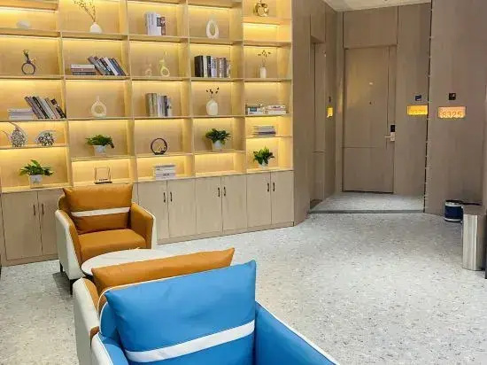Luohe Pomegranate Electric Sports Hotel (Xintiandi Branch)
