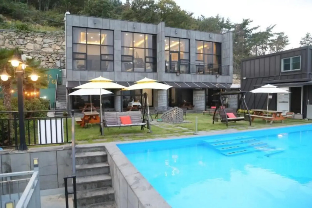Yeosu the Island Looks Pension