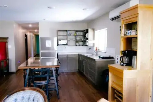 Shon's Hostel