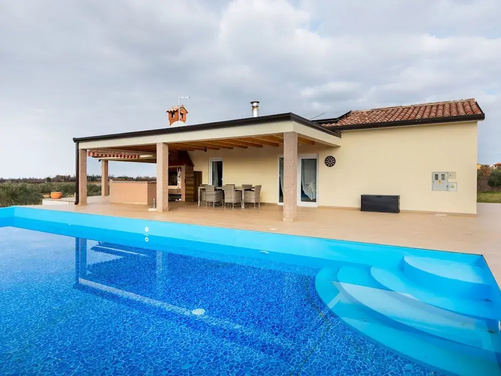 Beautiful Holiday Home in Novigrad With Private Swimming Pool