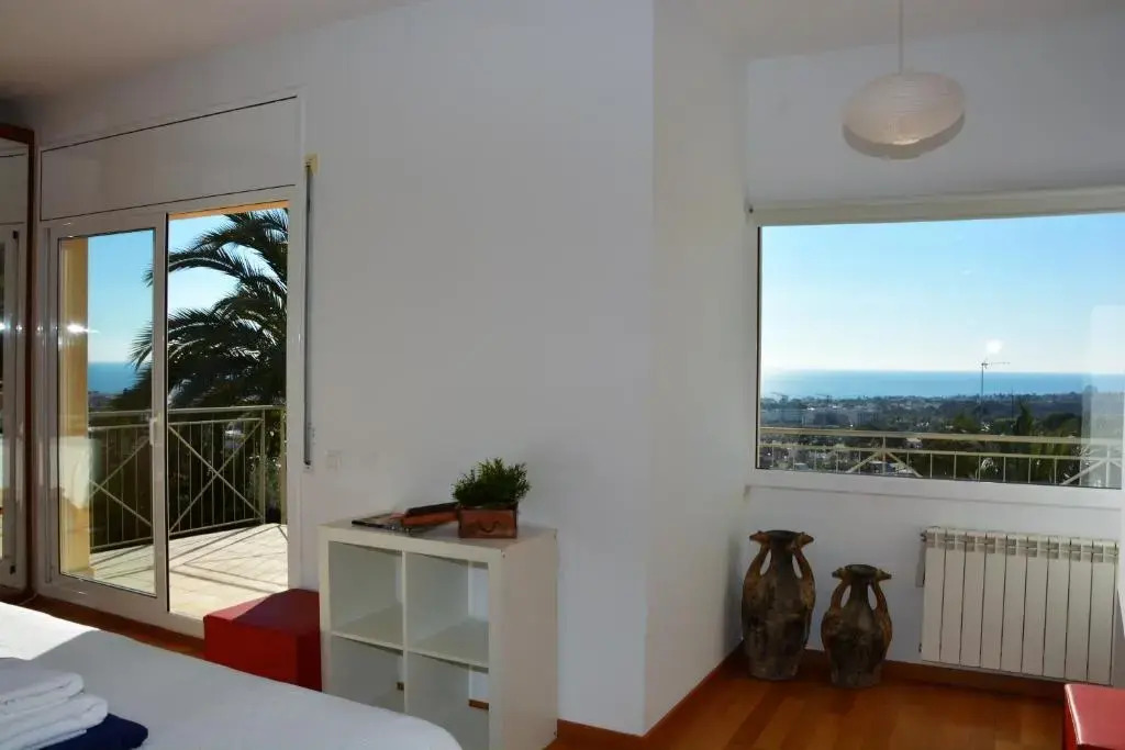 Villa Sitges Loto Amaizing View Confortable AC 20 minutes walk Sitges beaches