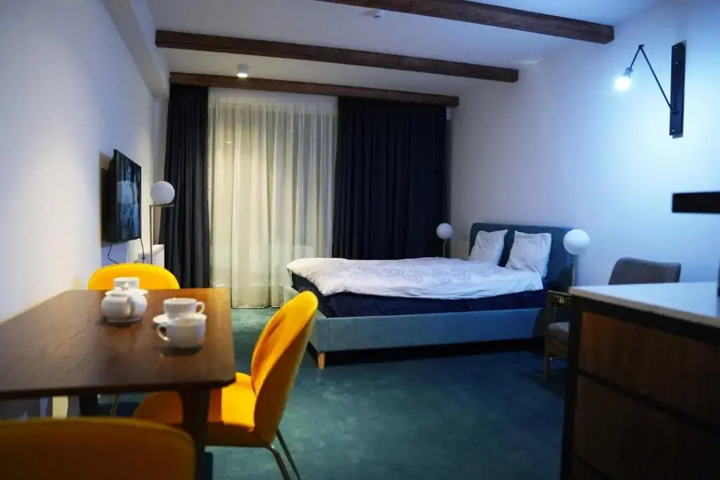Atrium Apartment 245