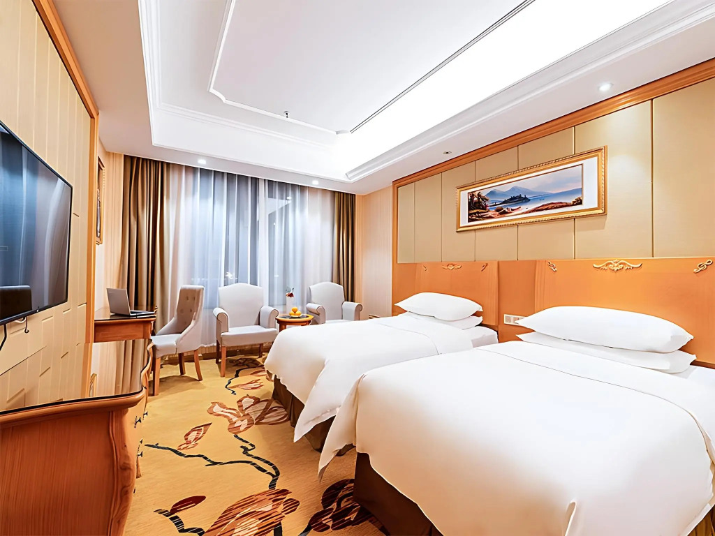 Vienna Hotel Shanghai Gucun Park
