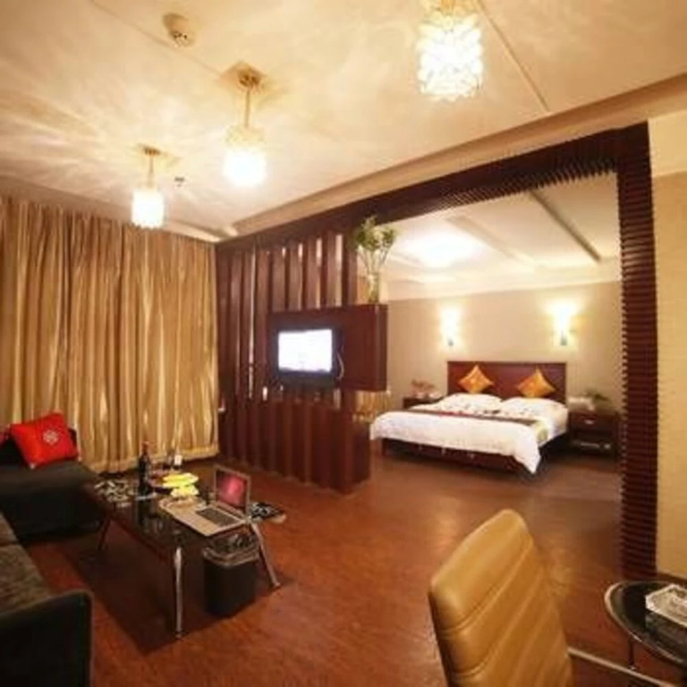 She and He Service Apartment