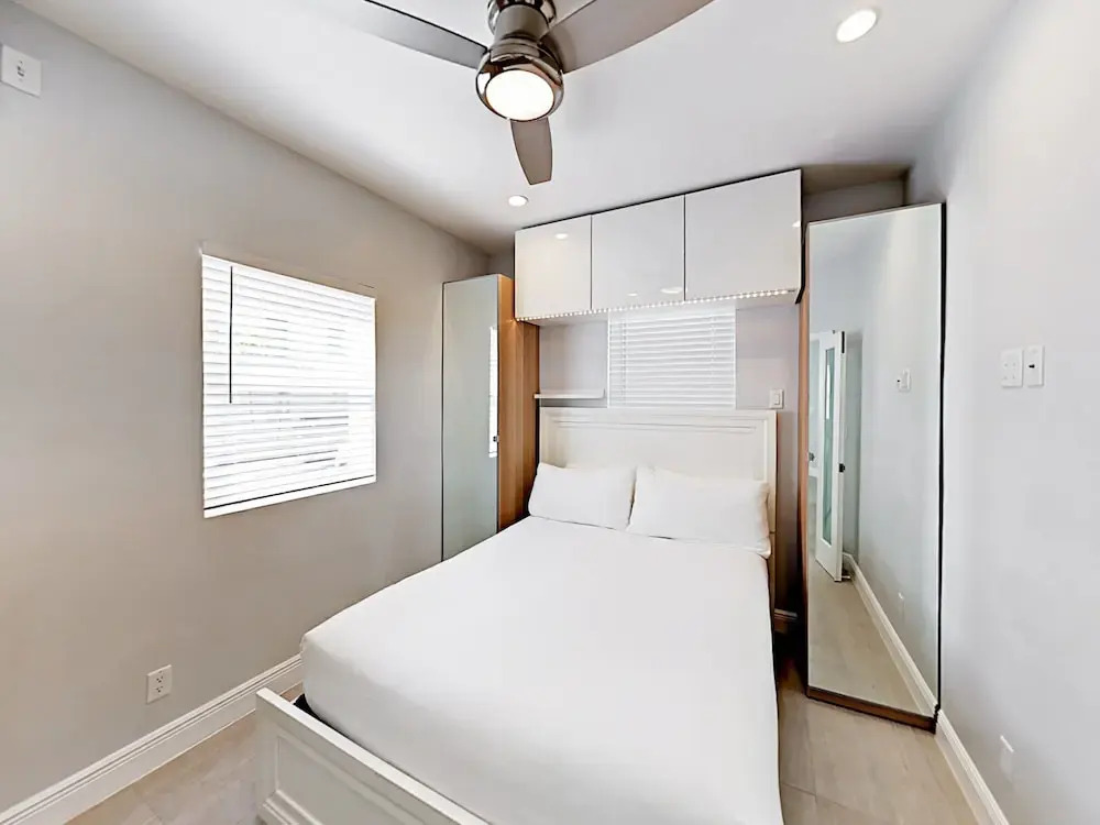 Limescape  - One Block From Boardwalk! 1 Bedroom Cabin