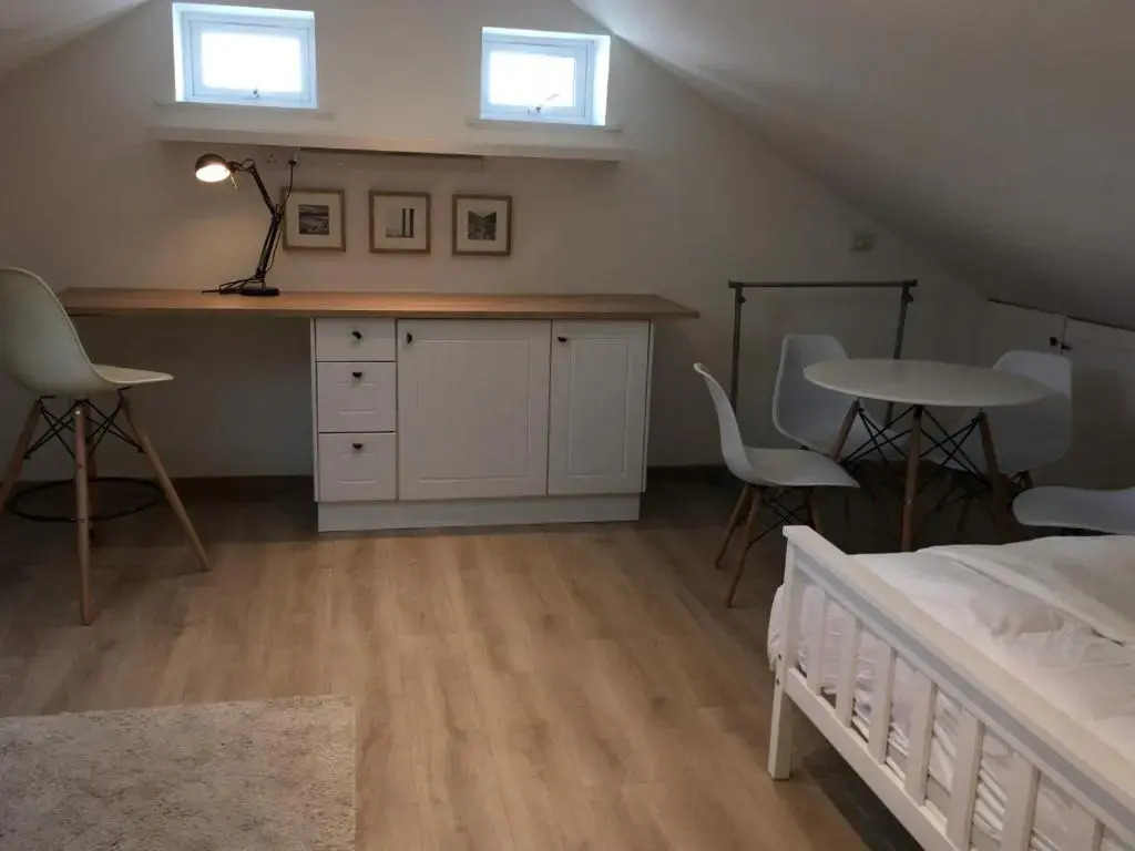 Oak Tree Studio