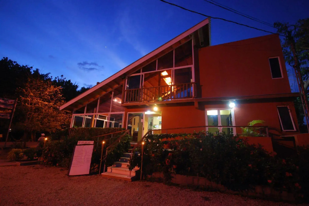 Samara Palm Lodge