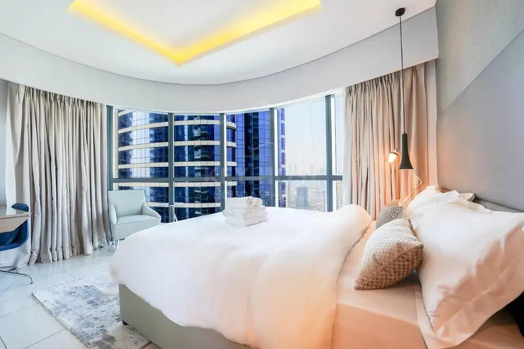 KeyHost - Luxury 3 BR Apt in Paramount Towers by Damac - K3850