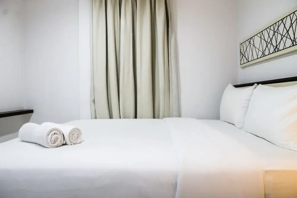 Cozy Studio Room Azalea Suites Apartment