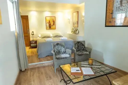 Chambres dHôtes et Suites à La Ferme de lOudon & SPA