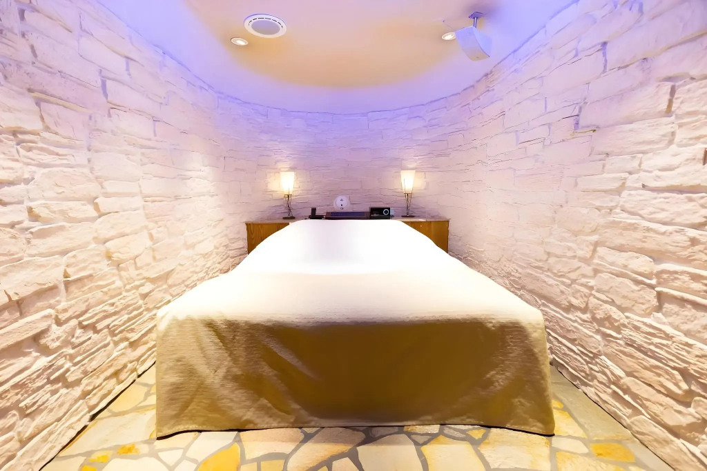 WATER HOTEL Cy