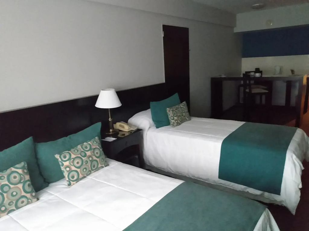 Plaza Real Suites Hotel