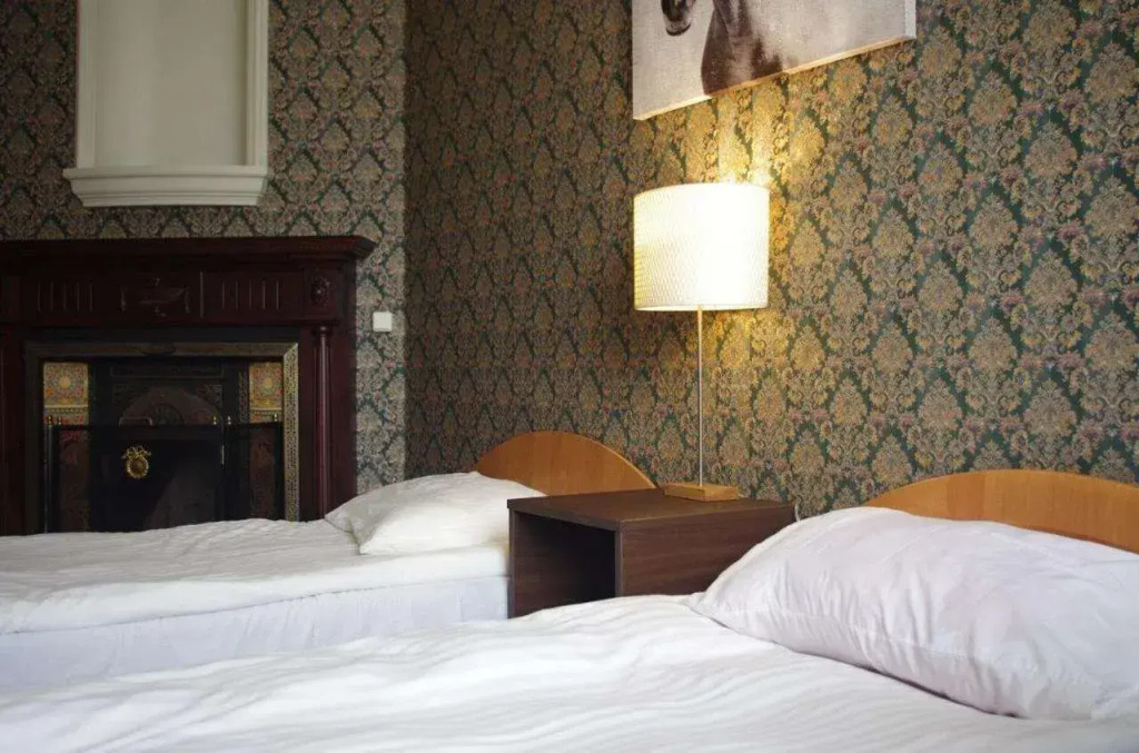 Villand Hotel with Free Private Parking and Self Check In
