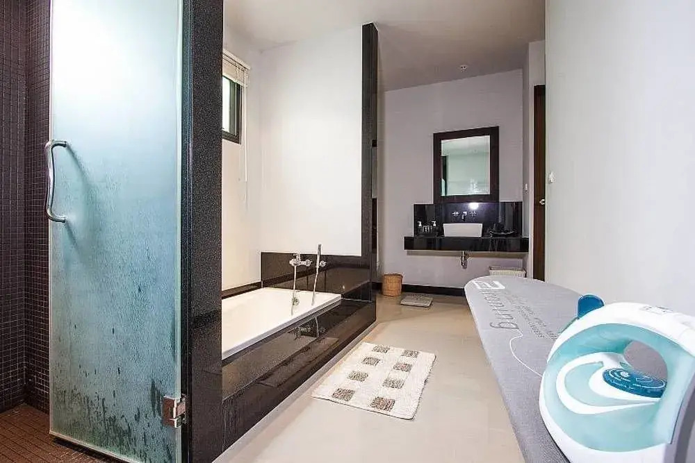 Anon Villa