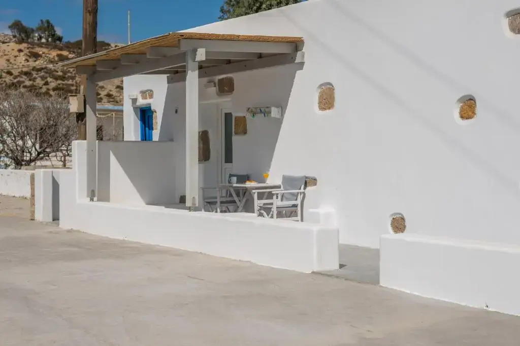 Aqua Bay Beachfront Studios Agia Kyriaki Beach, Milos