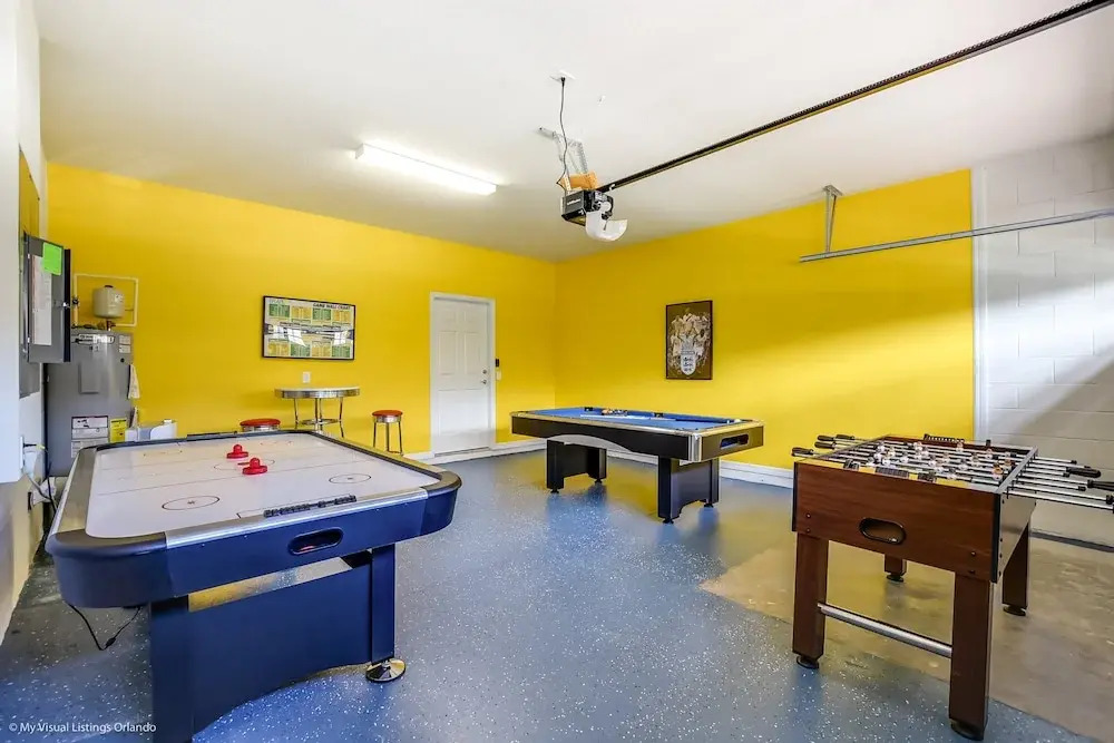 Gorgeous 8br/5ba Windsor at Westside Resort Pool Villa Mins to Disney 1662la
