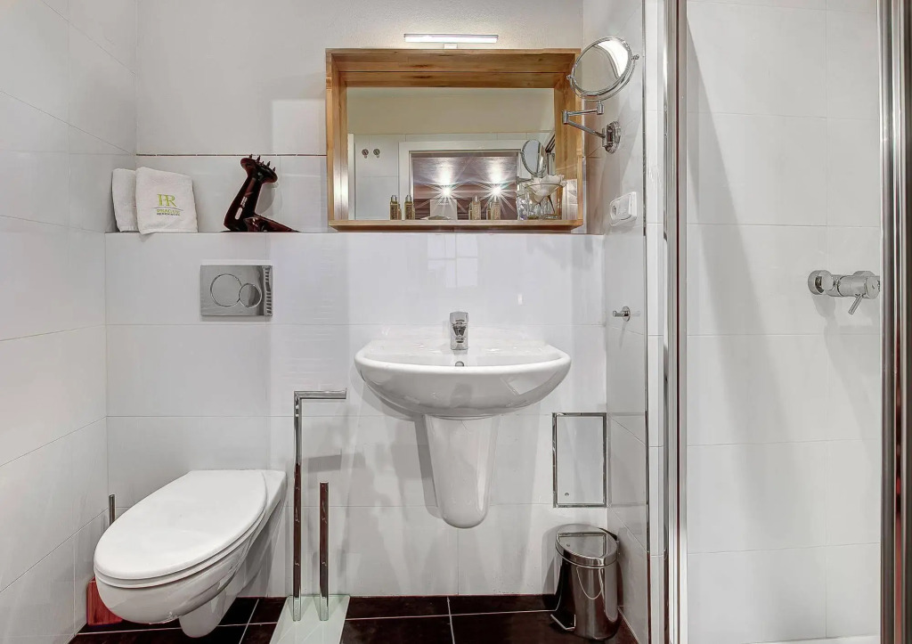 4 Arts Apartments by Adrez