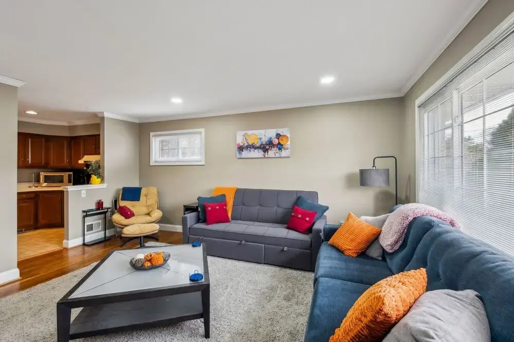 Uline Hospitality 4 Bedroom Home
