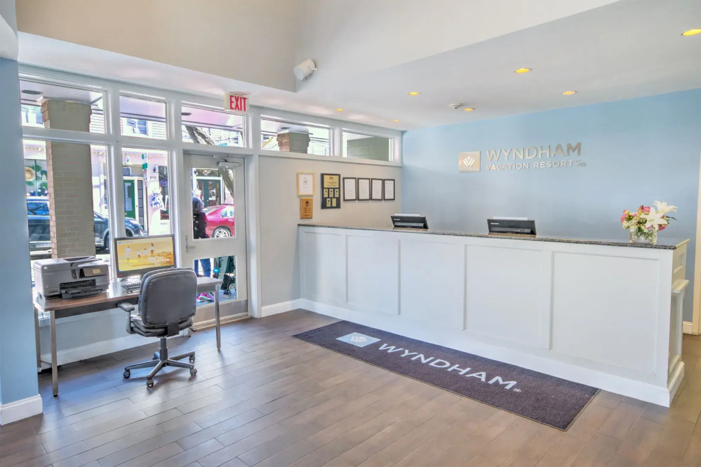 Club Wyndham Newport Onshore