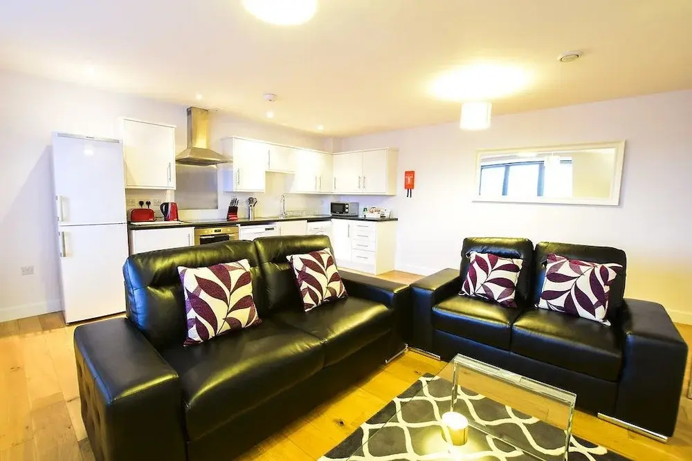 Roomspace Apartments -Kirk Court