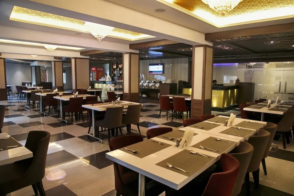 Hotel Ganges Grand - 600m from Kashi Vishwanath Temple