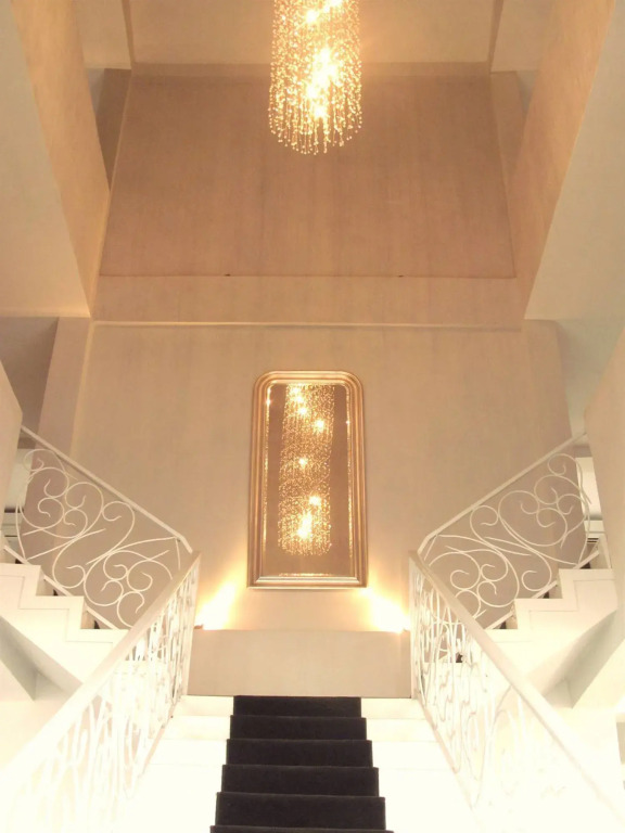 The Aknac Hotel