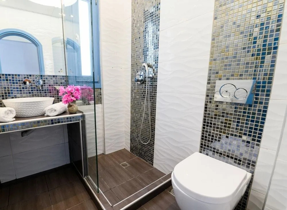 Captain Lazaros Detached Beach Villa and Suites